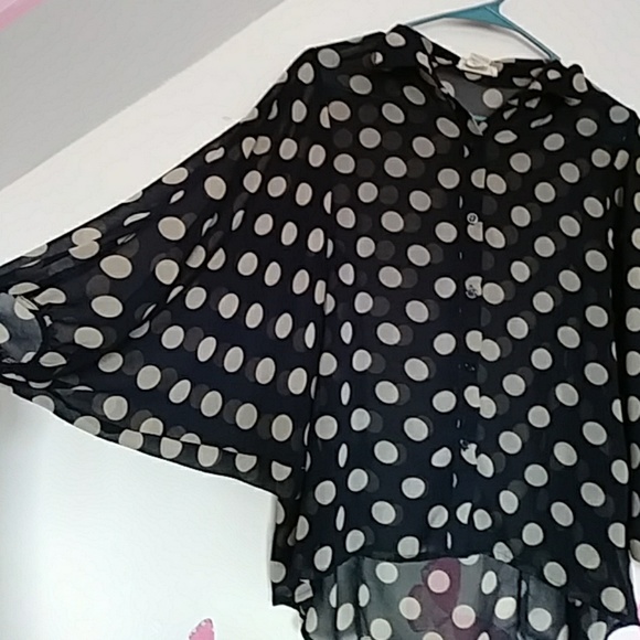 Beautifuk navy blue and tan blouse - Picture 2 of 3